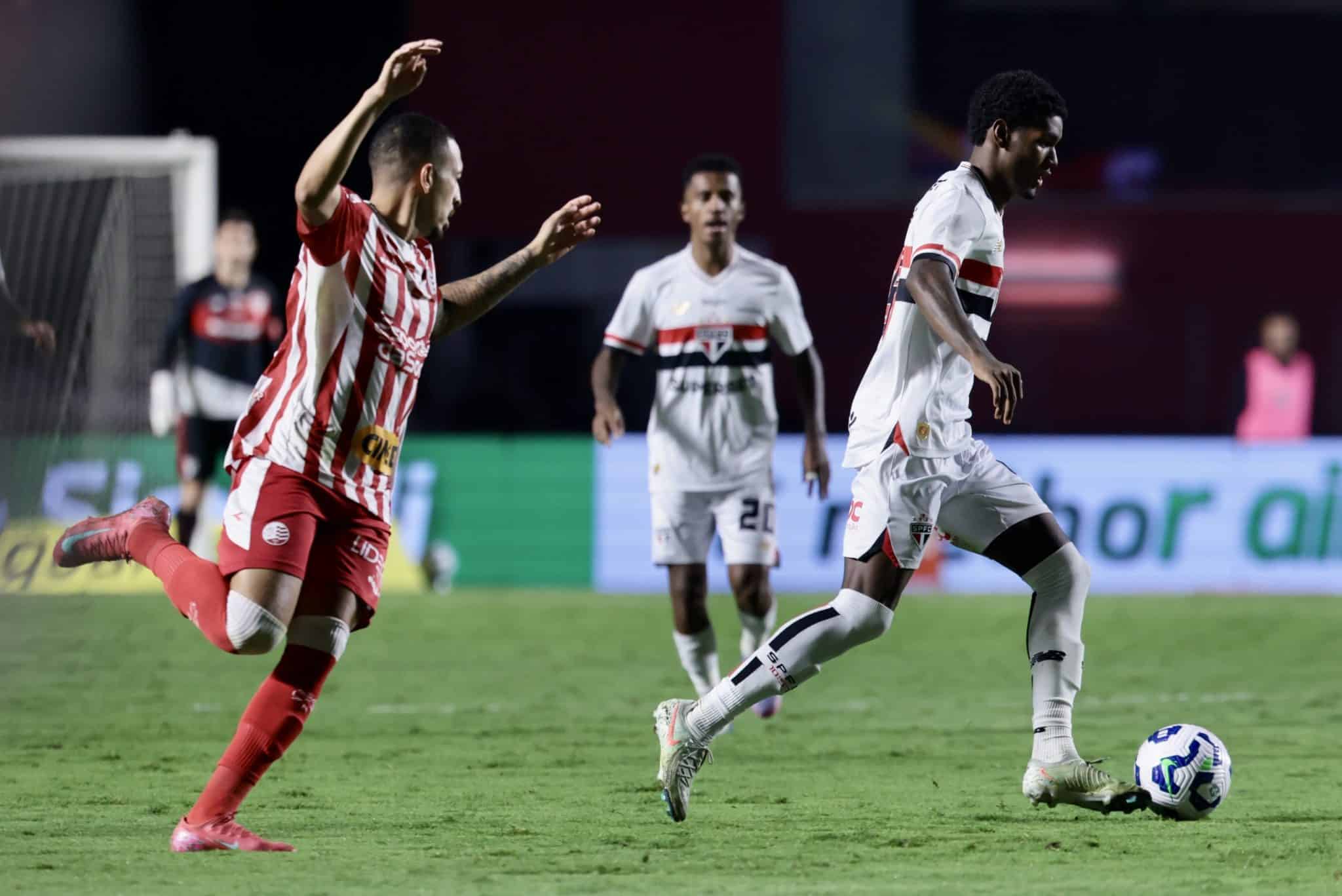 Lucas Ferreira, em a&ccedil;&atilde;o pelo S&atilde;o Paulo
