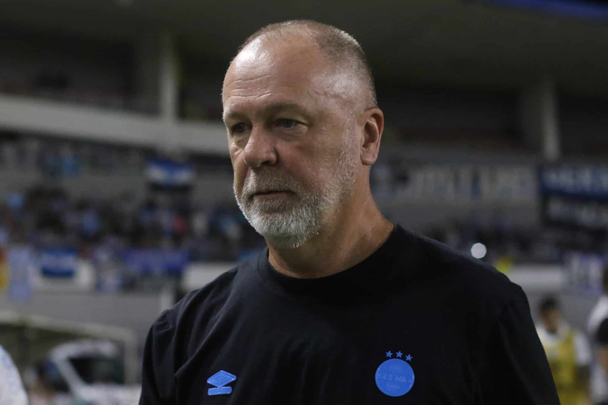 Ap&oacute;s fala pol&ecirc;mica de Mano, Gr&ecirc;mio pratica futebol &lsquo;m&eacute;dio&rsquo; e perde para time da S&eacute;rie C