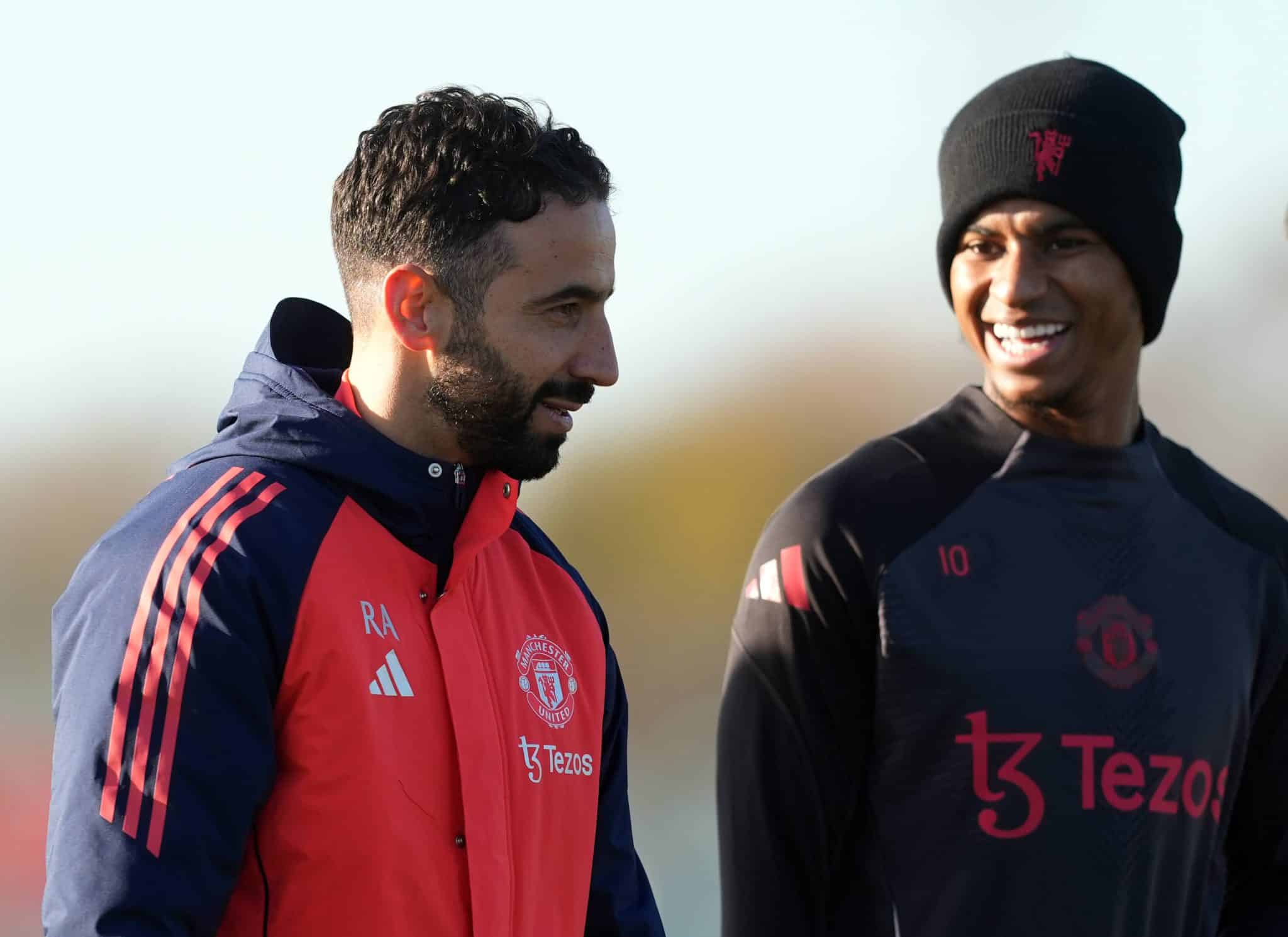 Rashford e R&uacute;ben Amorim durante treino do Manchester United (Foto: Imago)