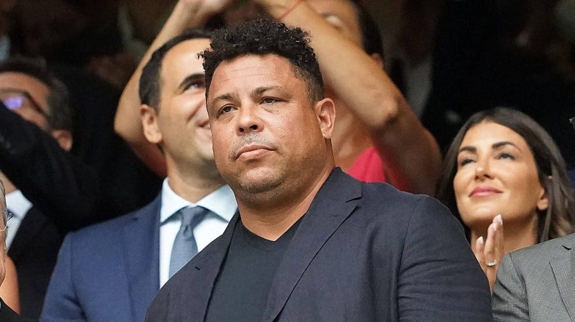 Ronaldo Naz&aacute;rio nas arquibancadas do Santiago Bernab&eacute;u em jogo entre Real Madrid e Valladolid