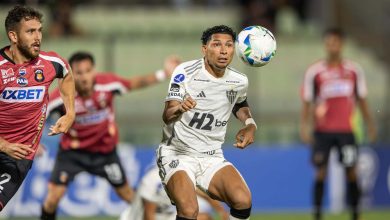 Atl&eacute;tico-MG mant&eacute;m sina, mas leva empate amargo em seu habitat fora do Brasil