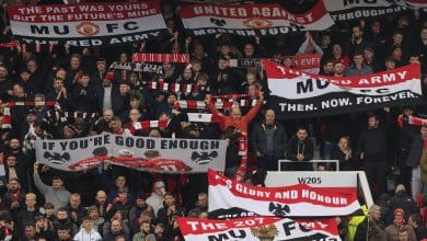 Torcedor do Manchester United é preso após dar tapa no rosto de jogador do City