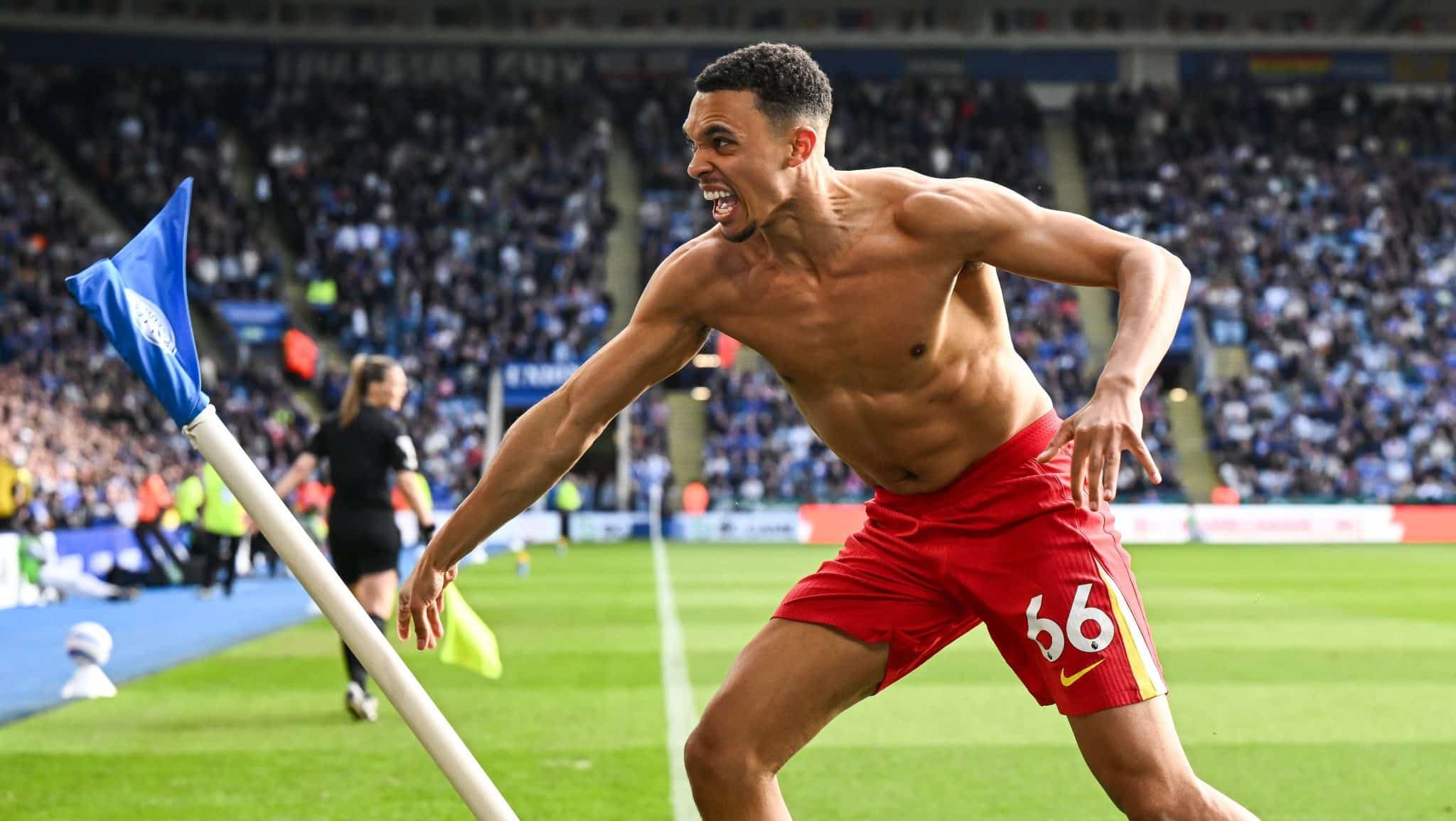 &lsquo;Tinha que ser dele&rsquo;: Arnold faz torcedor esquecer Real Madrid e salva Liverpool contra Leicester