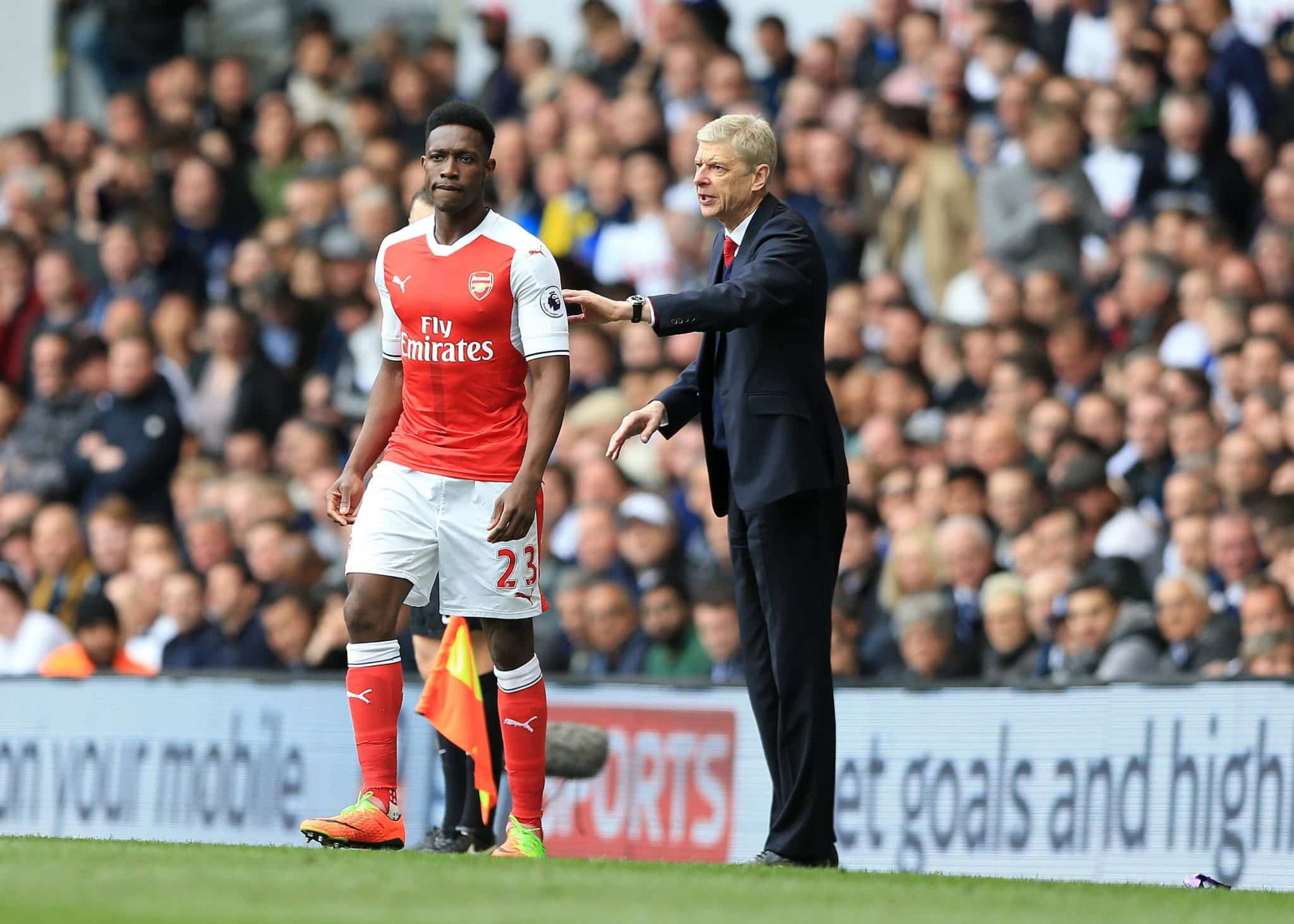 Welbeck e Wenger em 2017