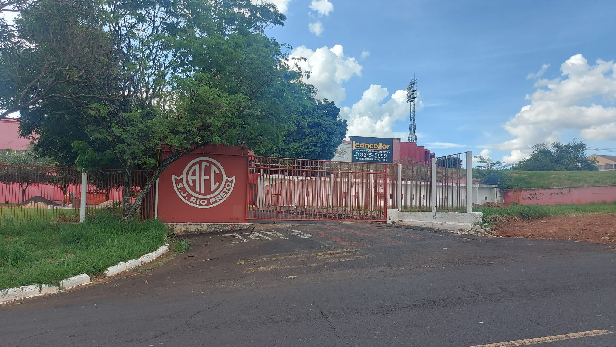 Entrada do Est&aacute;dio Benedito Teixeira