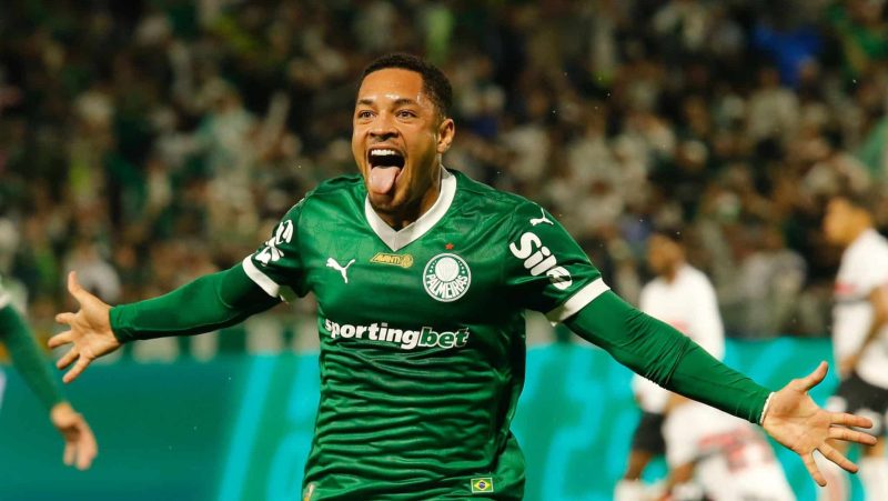 ‘Vitor Roque demonstra de novo que suas virtudes vão além do excelente faro de goleador’