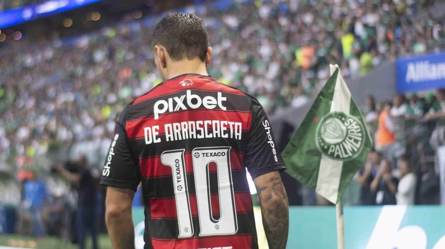 Arrascaeta, autor do gol que abriu a vit&oacute;ria do Flamengo sobre o Palmeiras