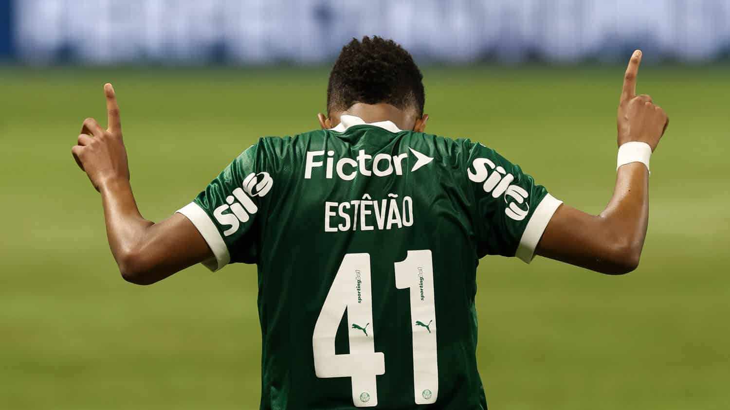 Palmeiras se classifica, mas Abel mais uma vez se depara com grande dilema