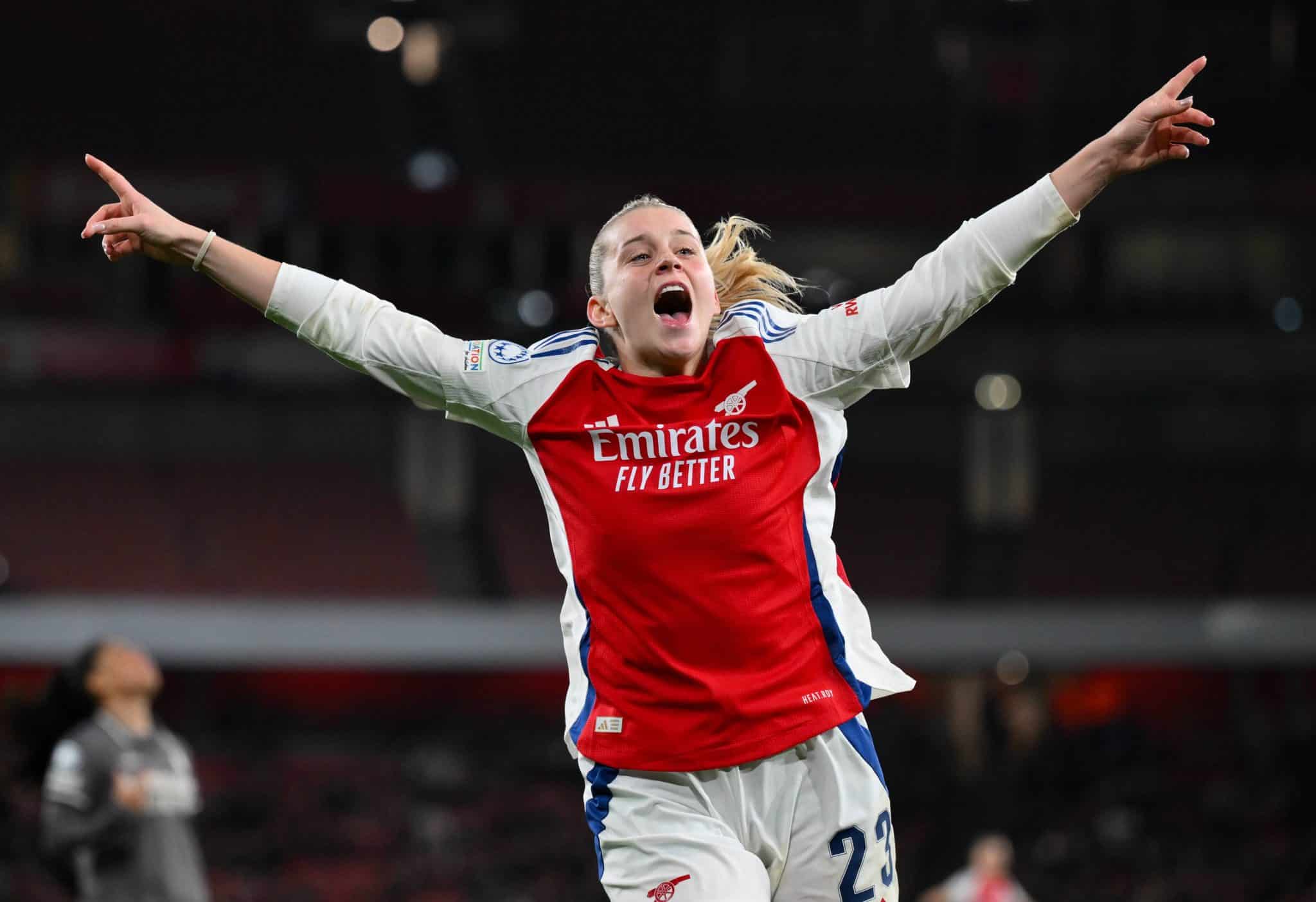 Alessia Russo celebra gol em Arsenal x Real Madrid na Champions feminina