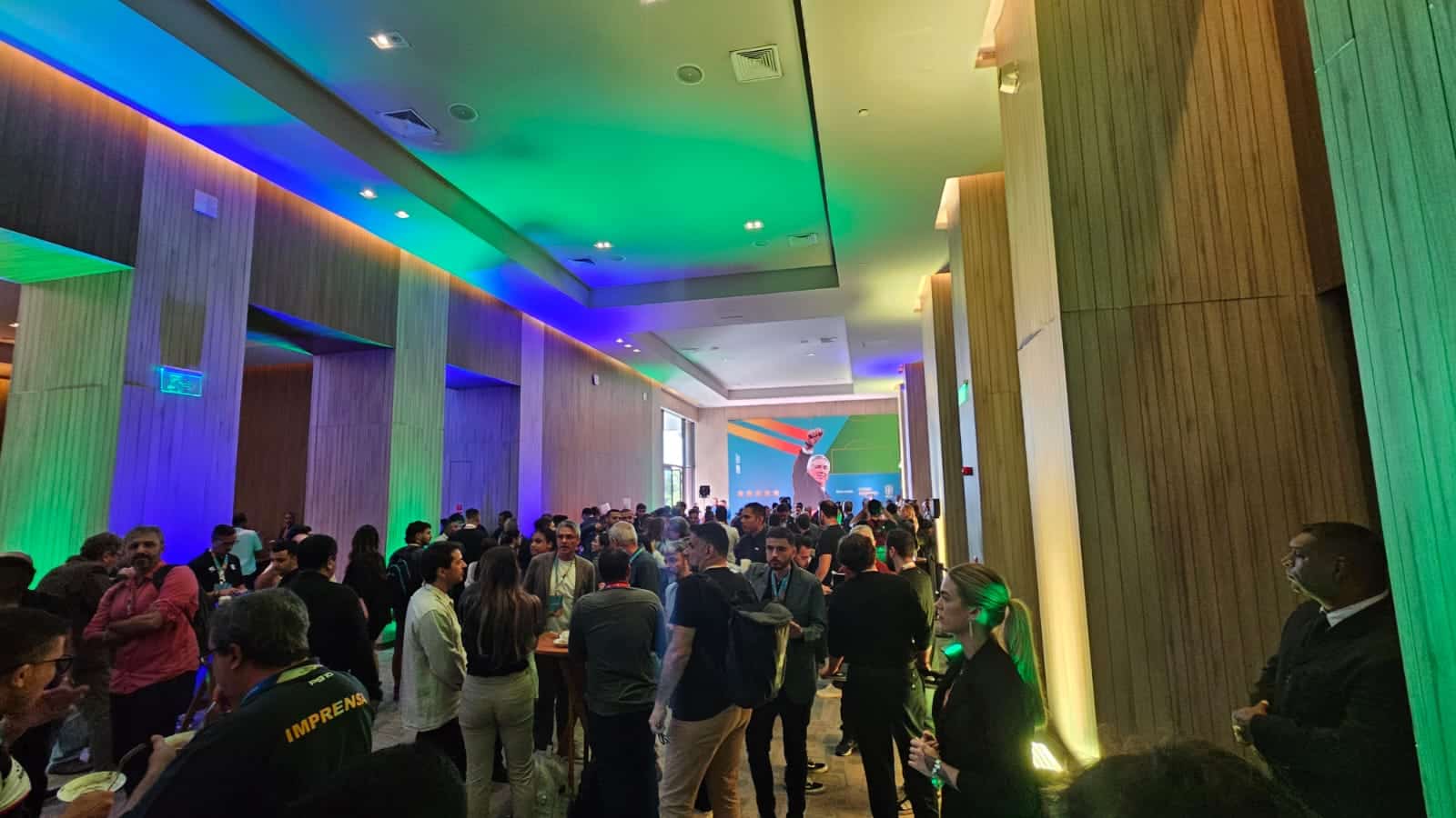 Apresenta&ccedil;&atilde;o de Ancelotti teve presen&ccedil;a de 255 jornalistas (Foto: Gabriel Rodrigues/Trivela)