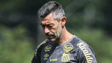 A poucas horas do fim do prazo, Santos ainda n&atilde;o tem acordo com Caixinha