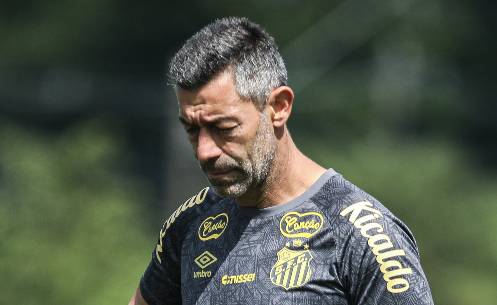 A poucas horas do fim do prazo, Santos ainda n&atilde;o tem acordo com Caixinha