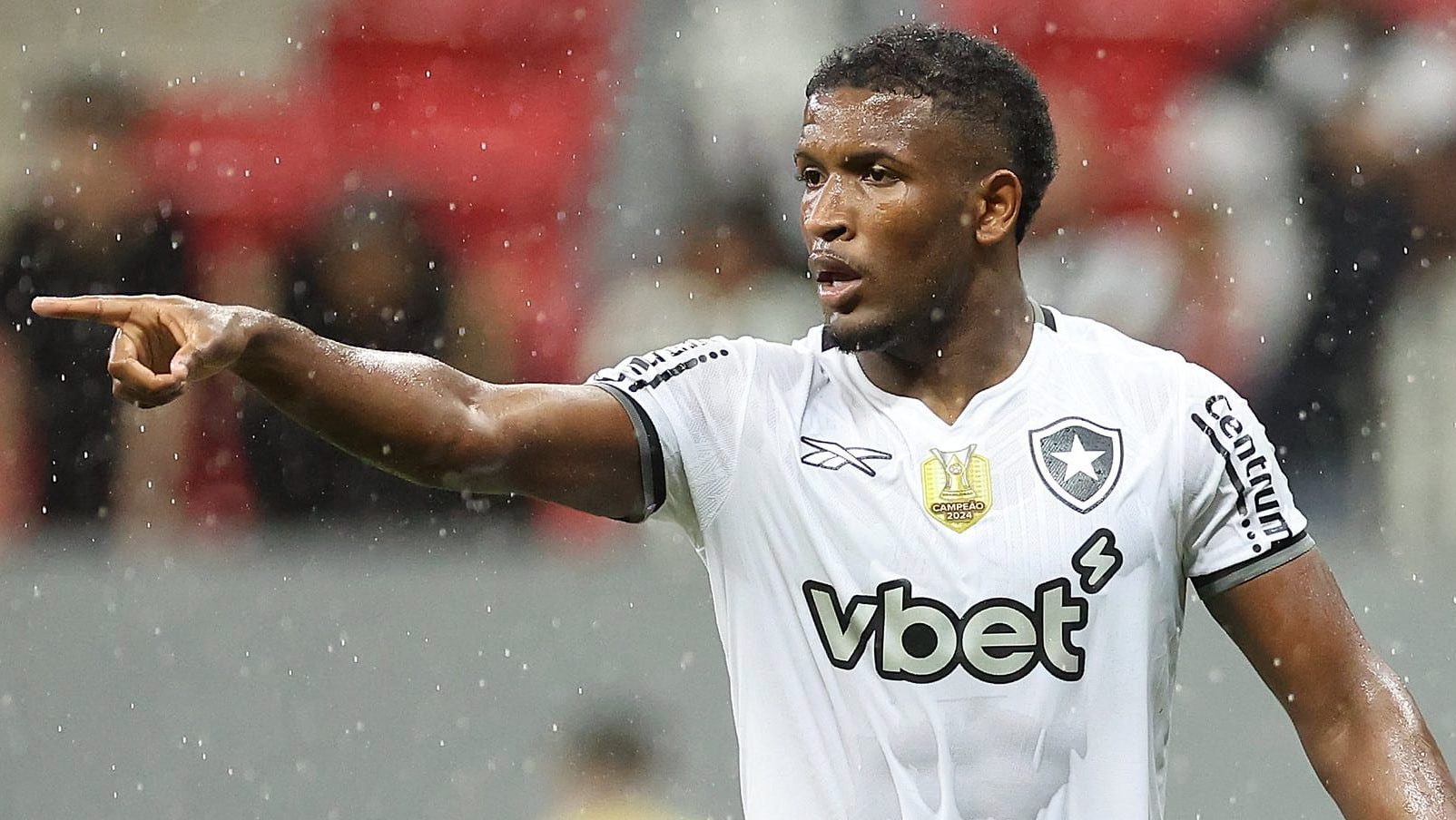 Brilho de ex-reservas contrasta com atual limita&ccedil;&atilde;o do elenco do Botafogo