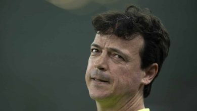 Ajuda ou cobran&ccedil;a? Diniz d&aacute; tratamento diferente para provoca&ccedil;&otilde;es no Vasco