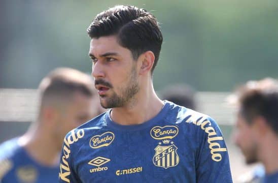 Santos &eacute; condenado pela Fifa e ter&aacute; que pagar compra de Jo&atilde;o Basso &agrave; vista