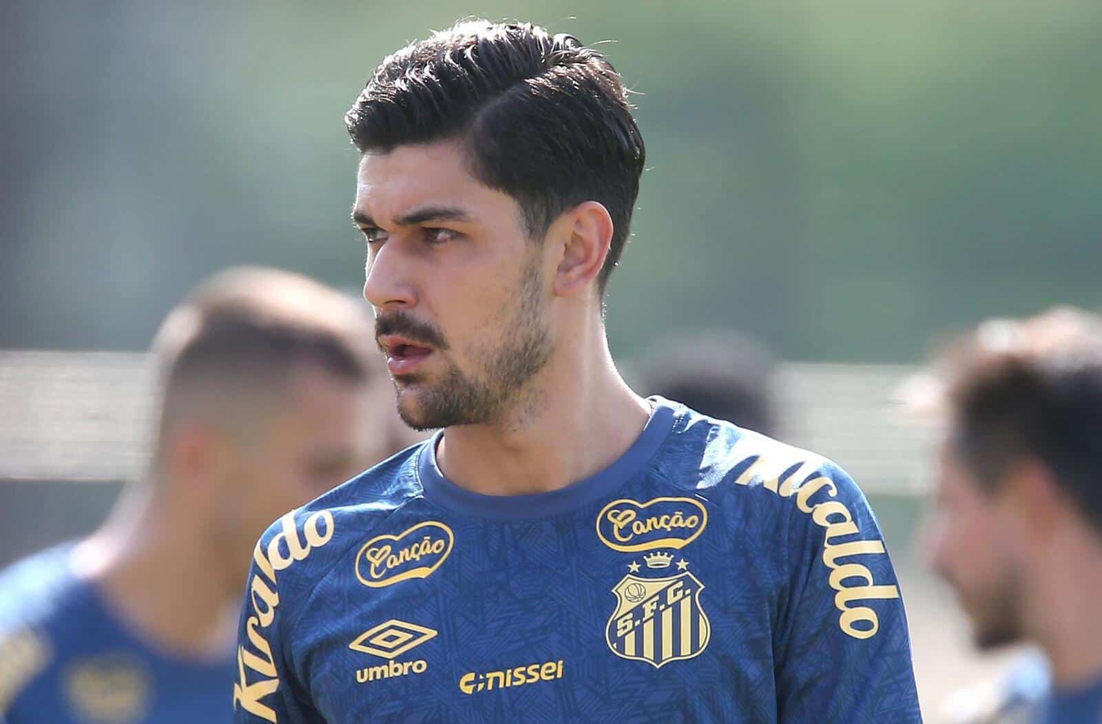 Santos &eacute; condenado pela Fifa e ter&aacute; que pagar compra de Jo&atilde;o Basso &agrave; vista