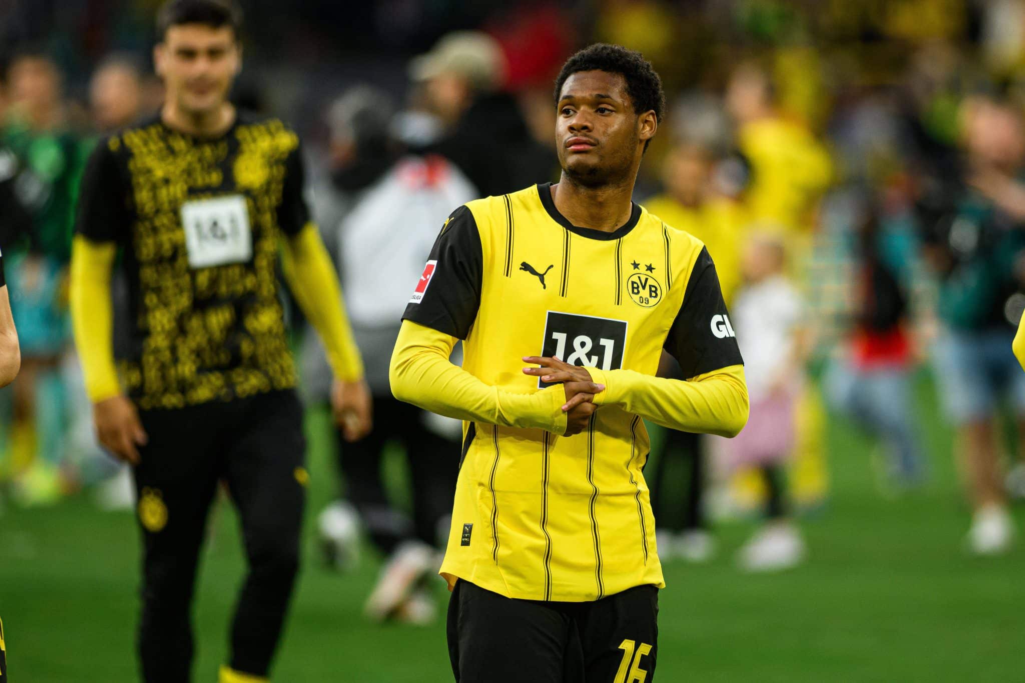 Julien Duranville em a&ccedil;&atilde;o pelo Borussia Dortmund na Bundesliga