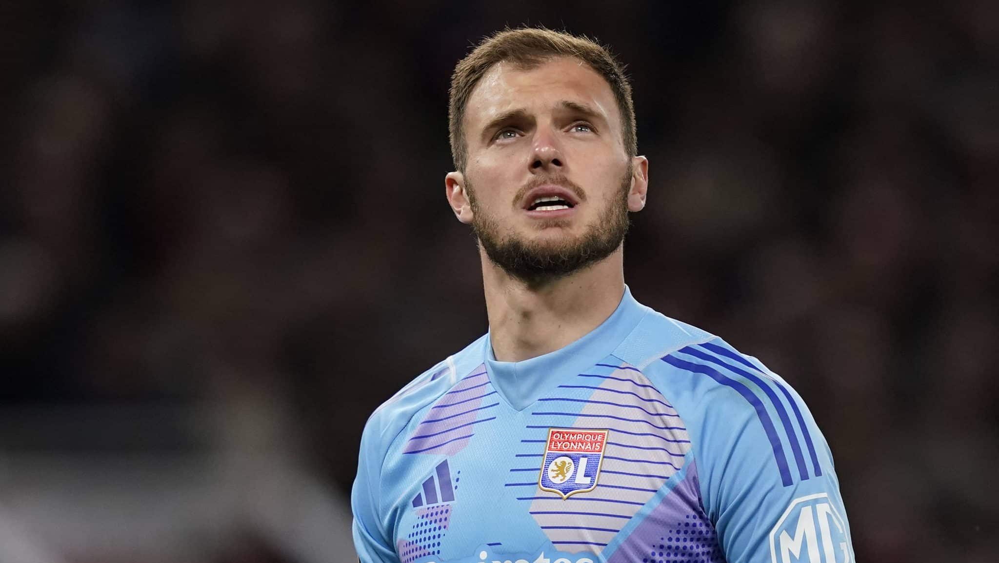 Clubes da Premier League e Serie A fazem propostas por Lucas Perri, do Lyon