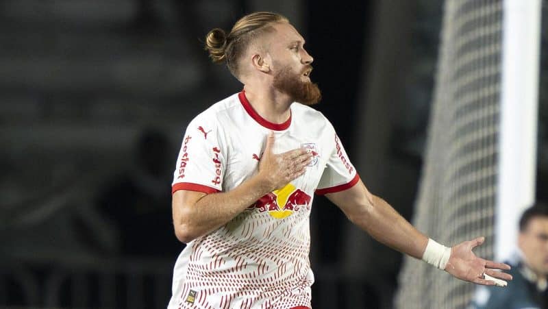 Como o Bragantino freou o Vasco de Diniz e assumiu a liderança do Brasileirão