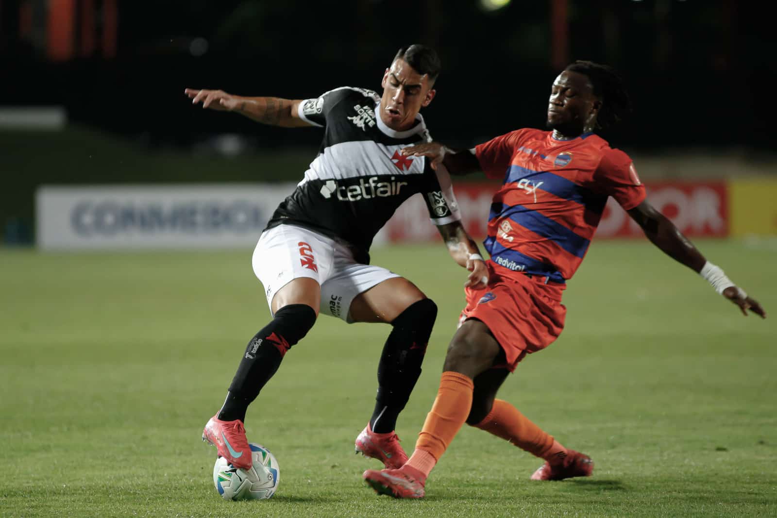 Vasco teve p&eacute;ssima atua&ccedil;&atilde;o na derrota para o Puerto Cabello (Foto: Matheus Lima/Vasco)