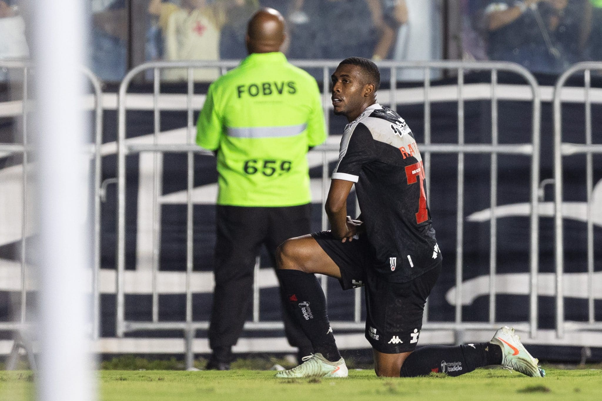 Rayan pode ser "recuperado" por Diniz (Foto Icon Sport)