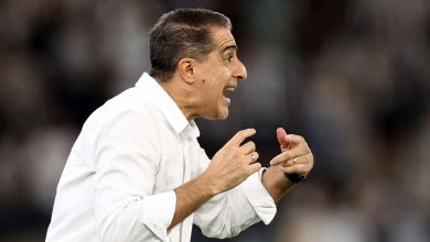 Fogo amigo? Renato Paiva justifica gesto obsceno após gol do Botafogo