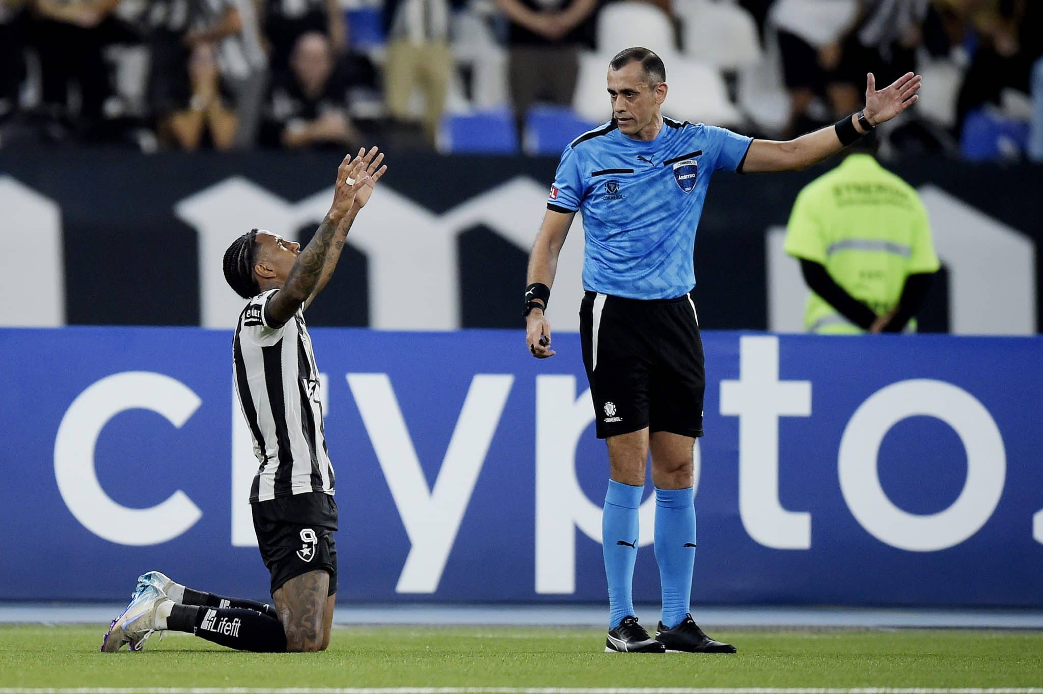 Rwan Cruz abriu o placar para o Botafogo (Foto: Icon Sport)