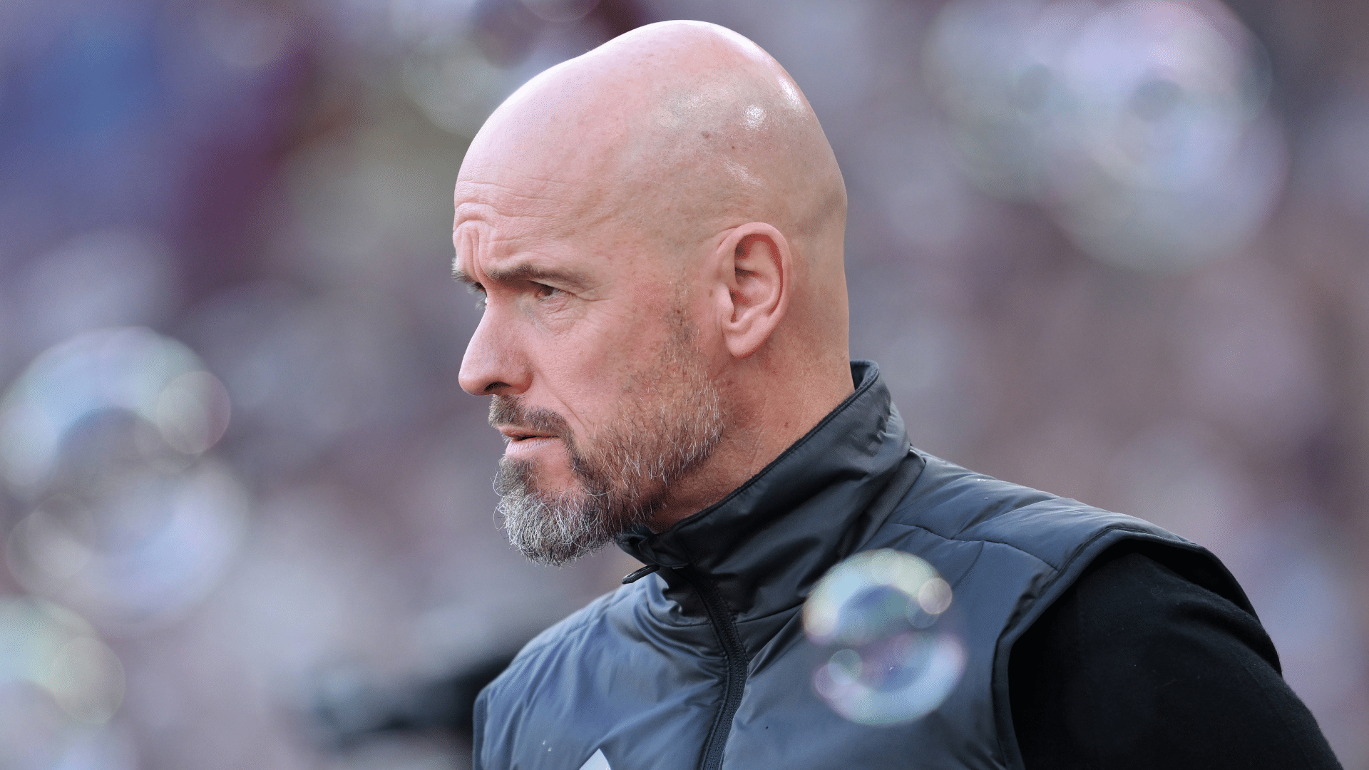 Erik ten Hag, ex-t&eacute;cnico do Manchester United, durante jogo na Premier League