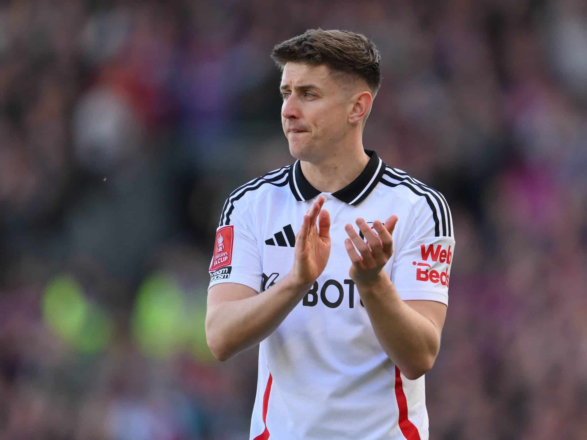 Tom Cairney, meia do Fulham, em jogo da FA Cup