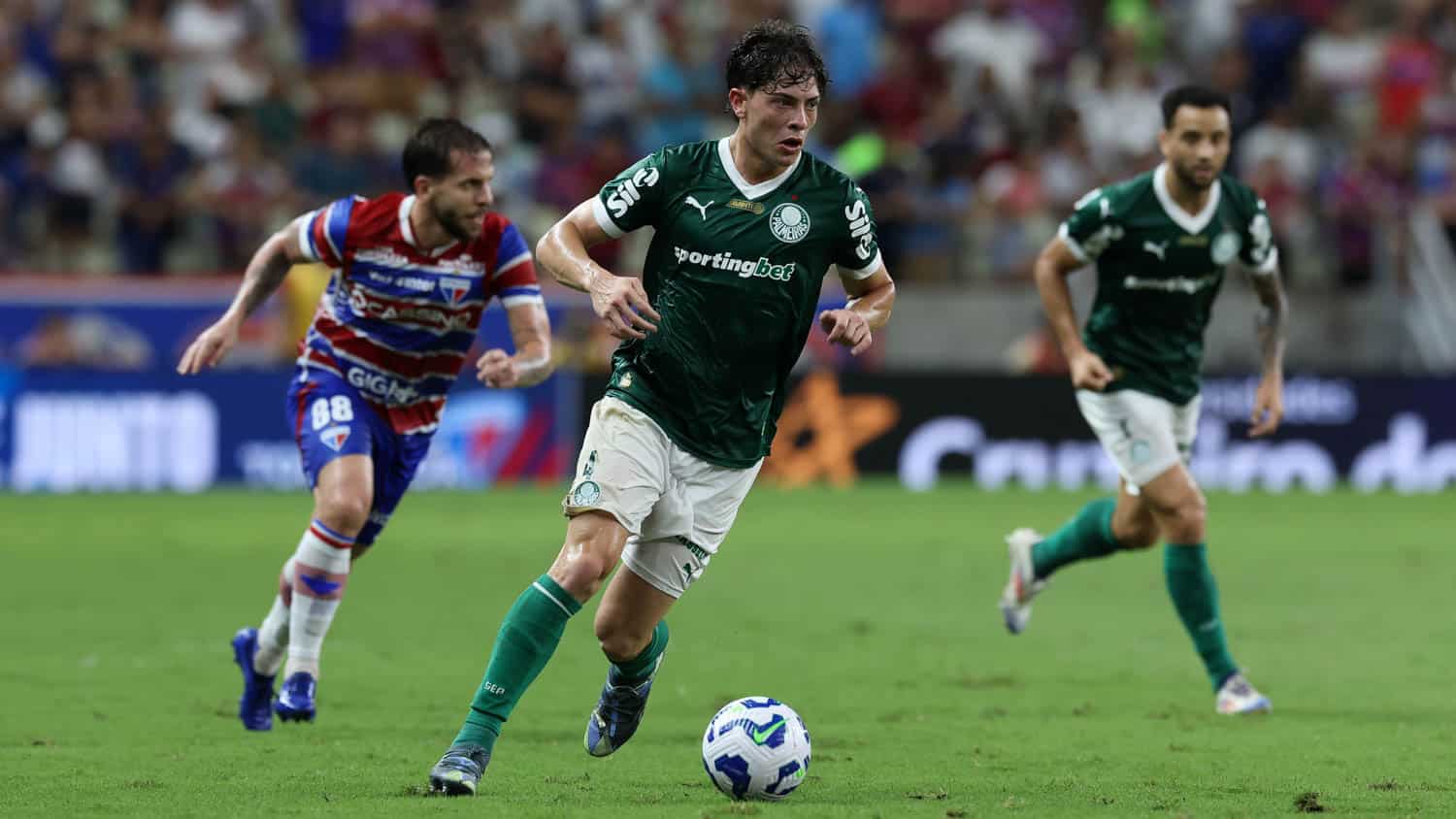 Agustín Giay vive uma crescente no Palmeiras Foto: (Cesar Greco/Palmeiras)