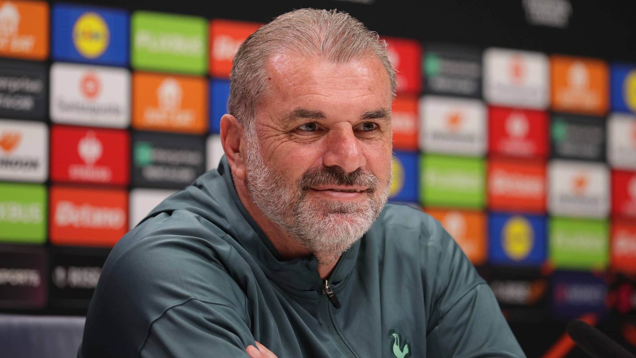 T&eacute;cnico do Tottenham ironiza &lsquo;dor de cotovelo&rsquo; de Wenger, &iacute;cone do Arsenal