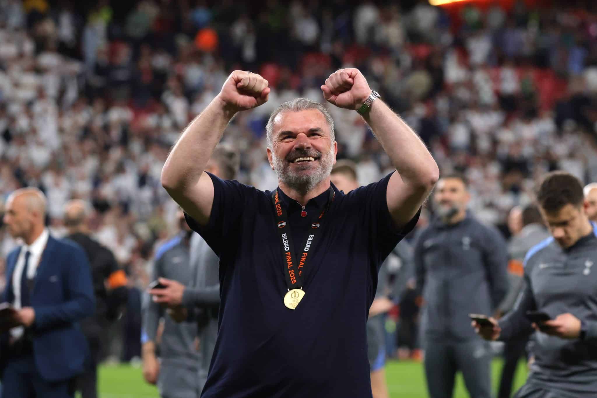 Ange Postecoglou, treinador do Tottenham e campe&atilde;o da Europa League (Foto: Imago)