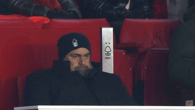 Quase parceiro do S&atilde;o Paulo, dono do Forest &lsquo;invade&rsquo; gramado para discutir com t&eacute;cnico