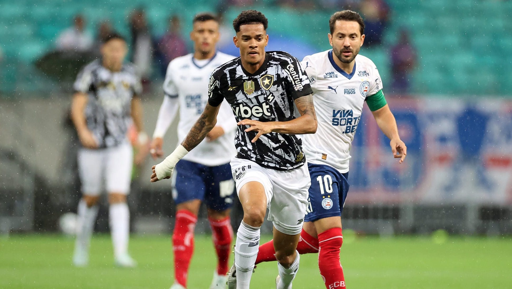 Esfacelado, Botafogo perde para o Bahia e amplia estigma assustador em noite de reencontro