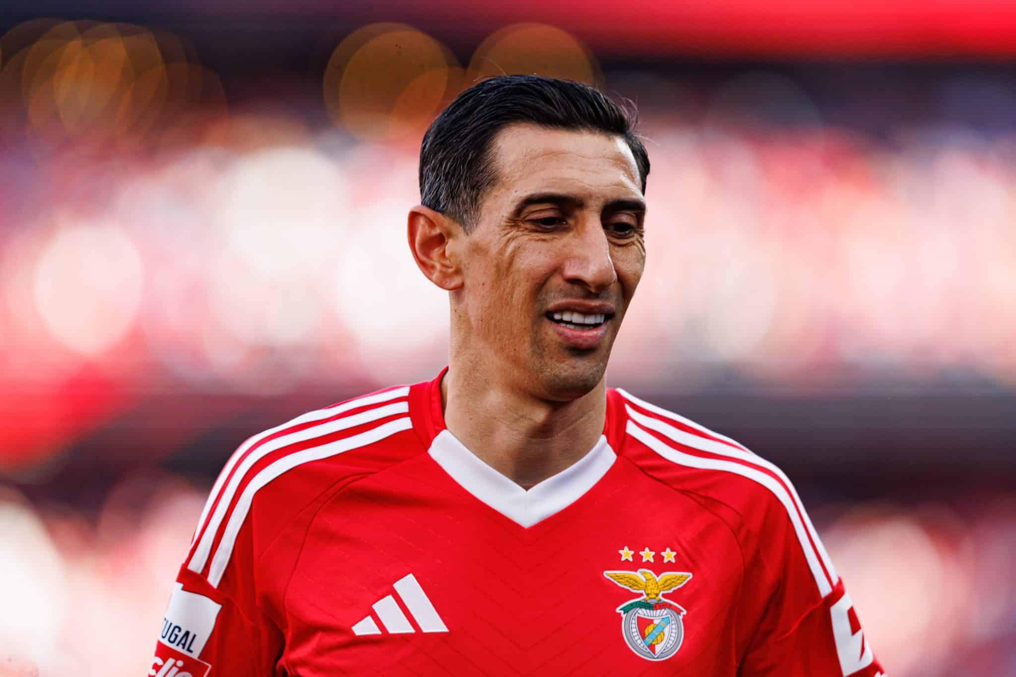 Di Mar&iacute;a em a&ccedil;&atilde;o pelo Benfica