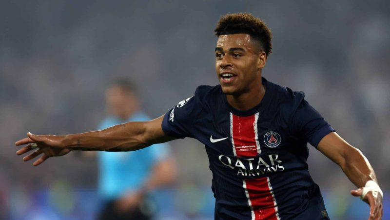 ‘Ele é o Neymar reencarnado’: Doué, do PSG, foi exaltado há meses e lenda não deu moral