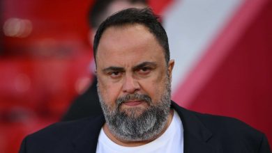 Ap&oacute;s pux&atilde;o de orelha p&uacute;blico, dono do Forest estuda substituir Nuno por ex-Barcelona