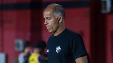 Principal quest&atilde;o a ser resolvida por Diniz pesa em derrota do Vasco com um a mais