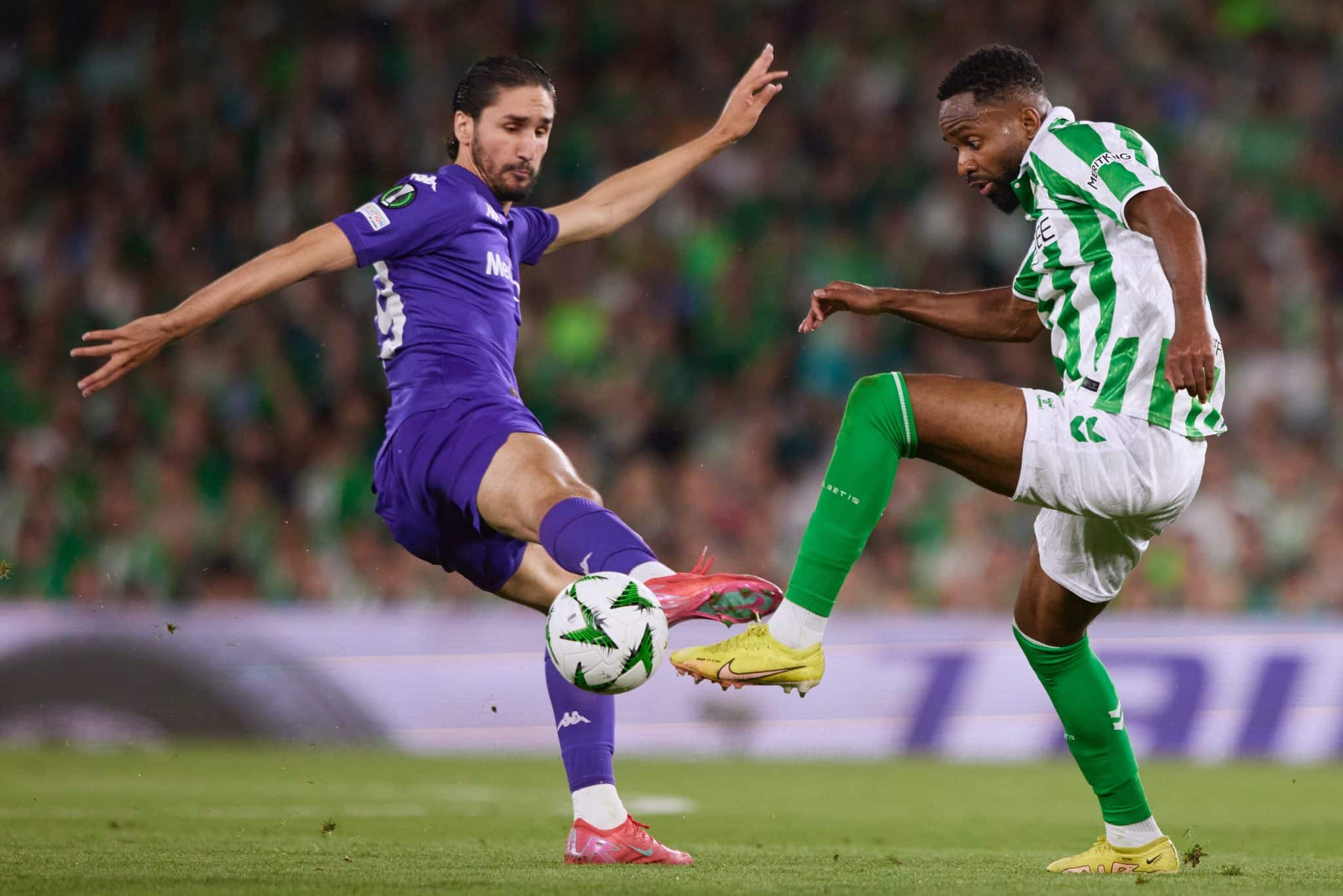 Betis larga em vantagem no duelo com a Fiorentina por uma vaga na final da Conference League 