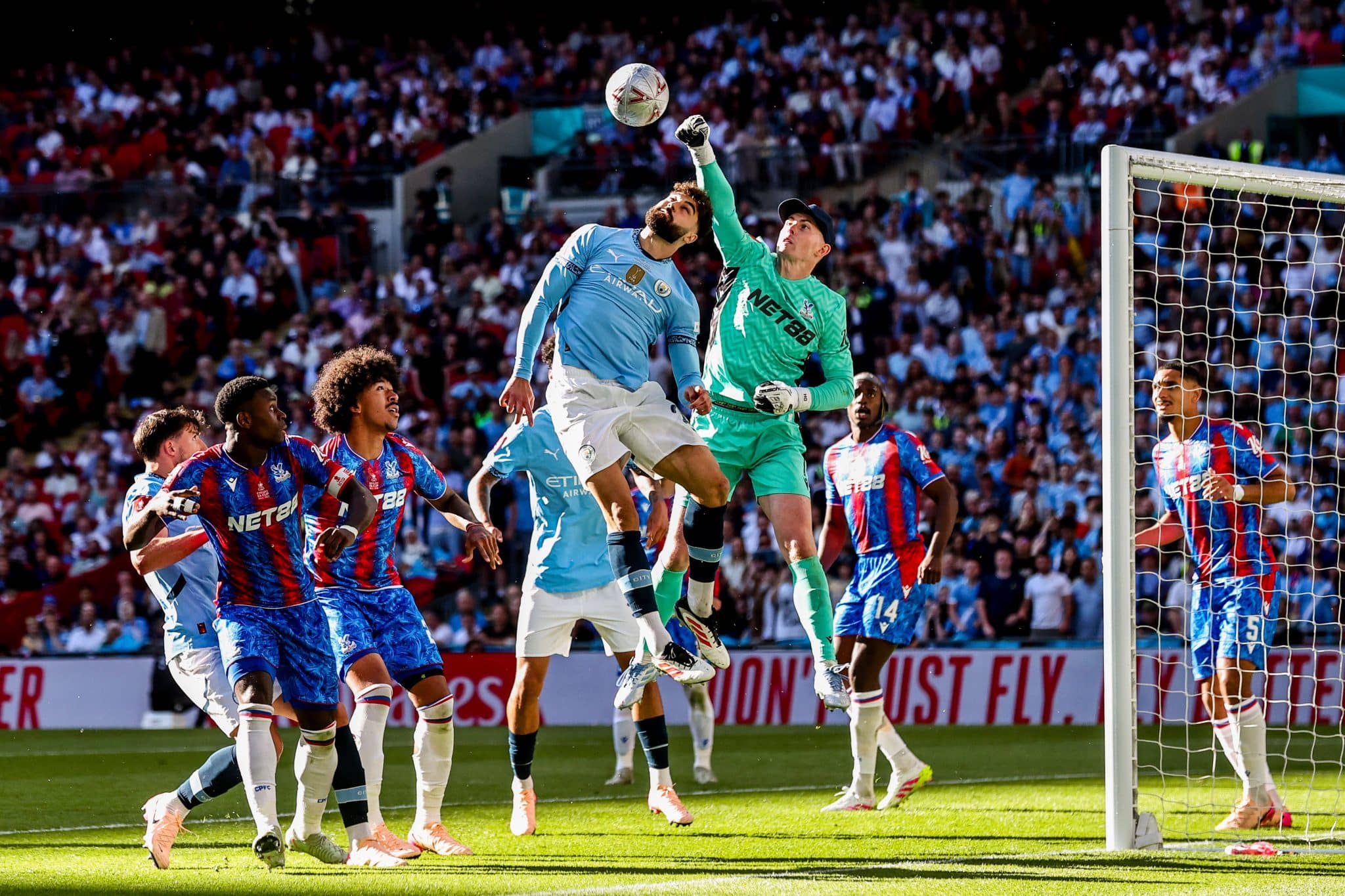Henderson contra o Manchester City (Foto: Imago)
