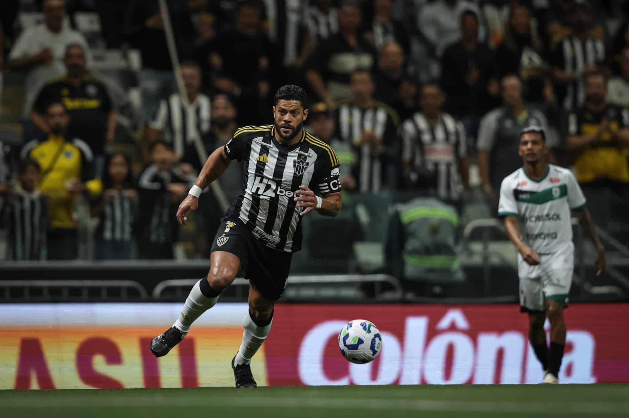 Hulk em a&ccedil;&atilde;o pelo Galo em jogo contra o Maring&aacute;