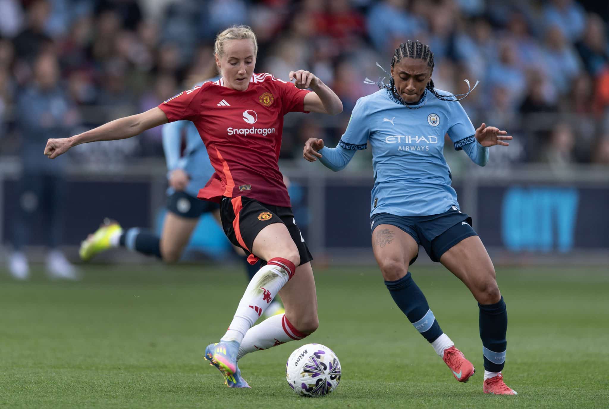 Kerolin, do Manchester City, &eacute; uma brasileira que atua no futebol feminino da Inglaterra