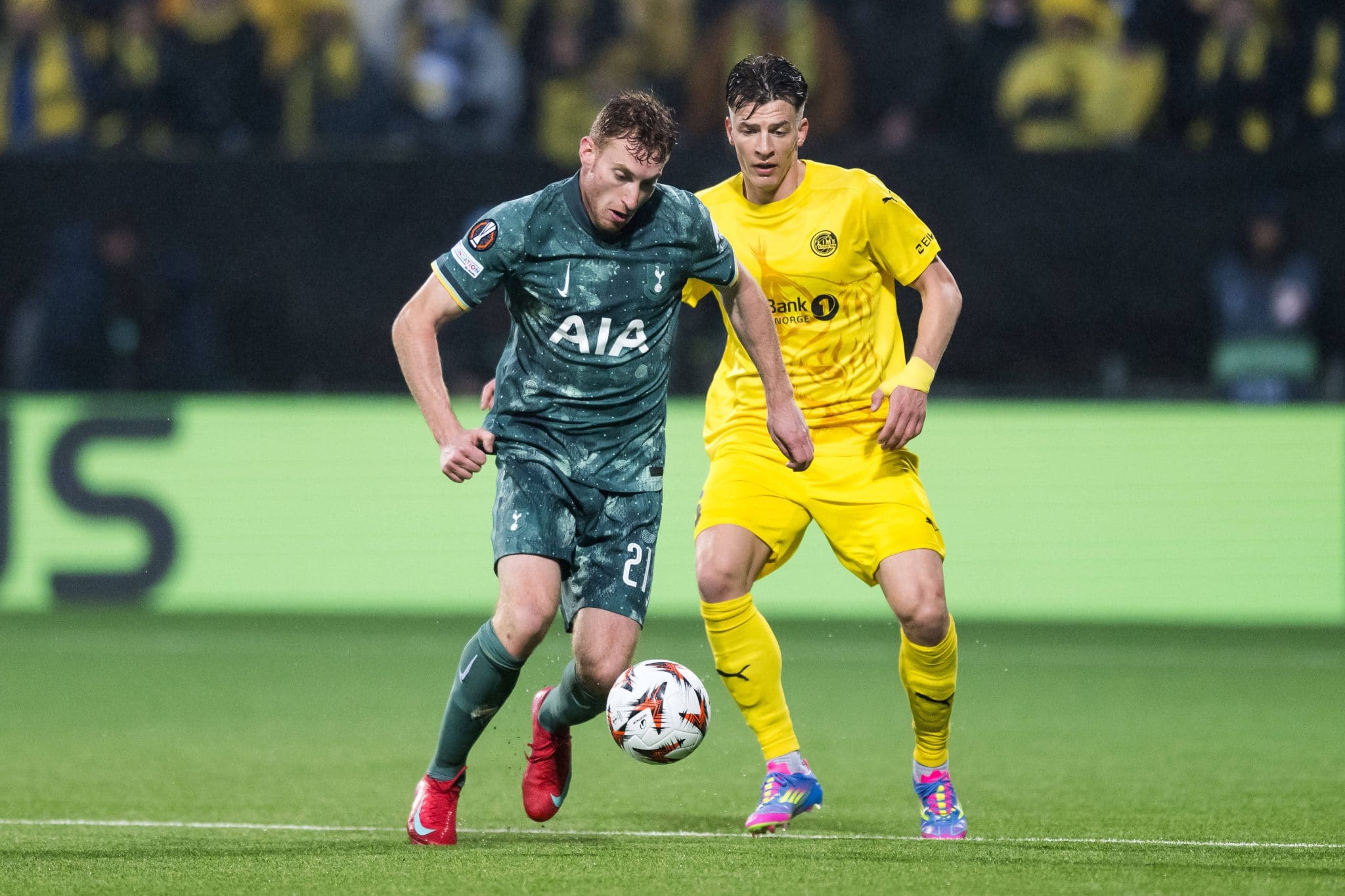 Kulusevski, do Tottenham, e Jostein Gundersen, do Bodo/Glimt, em jogo da Liga Europa