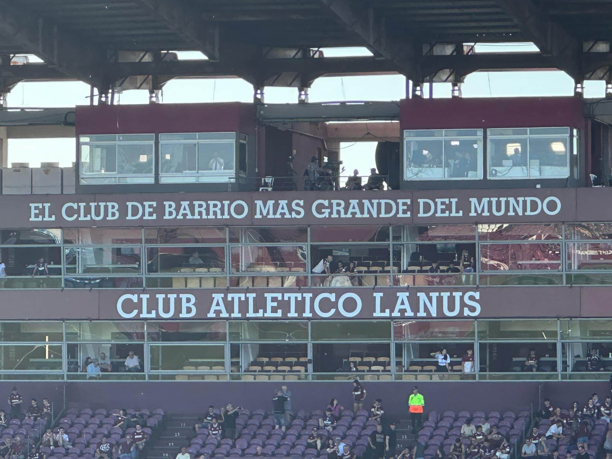 Lan&uacute;s Clube de Bairro