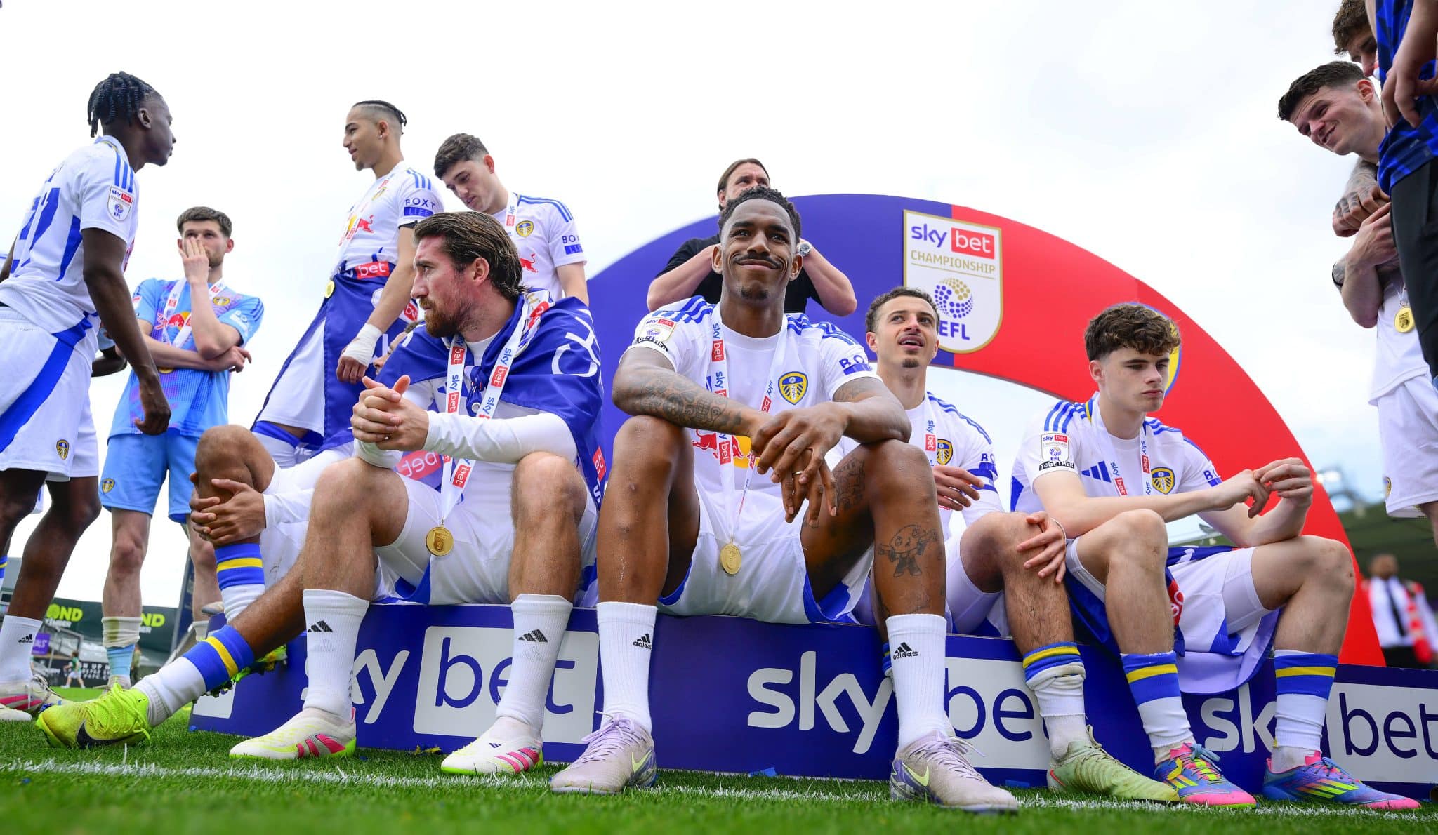 O Leeds, campe&atilde;o da Championshup, j&aacute; tem vaga garantida para a Premier League 