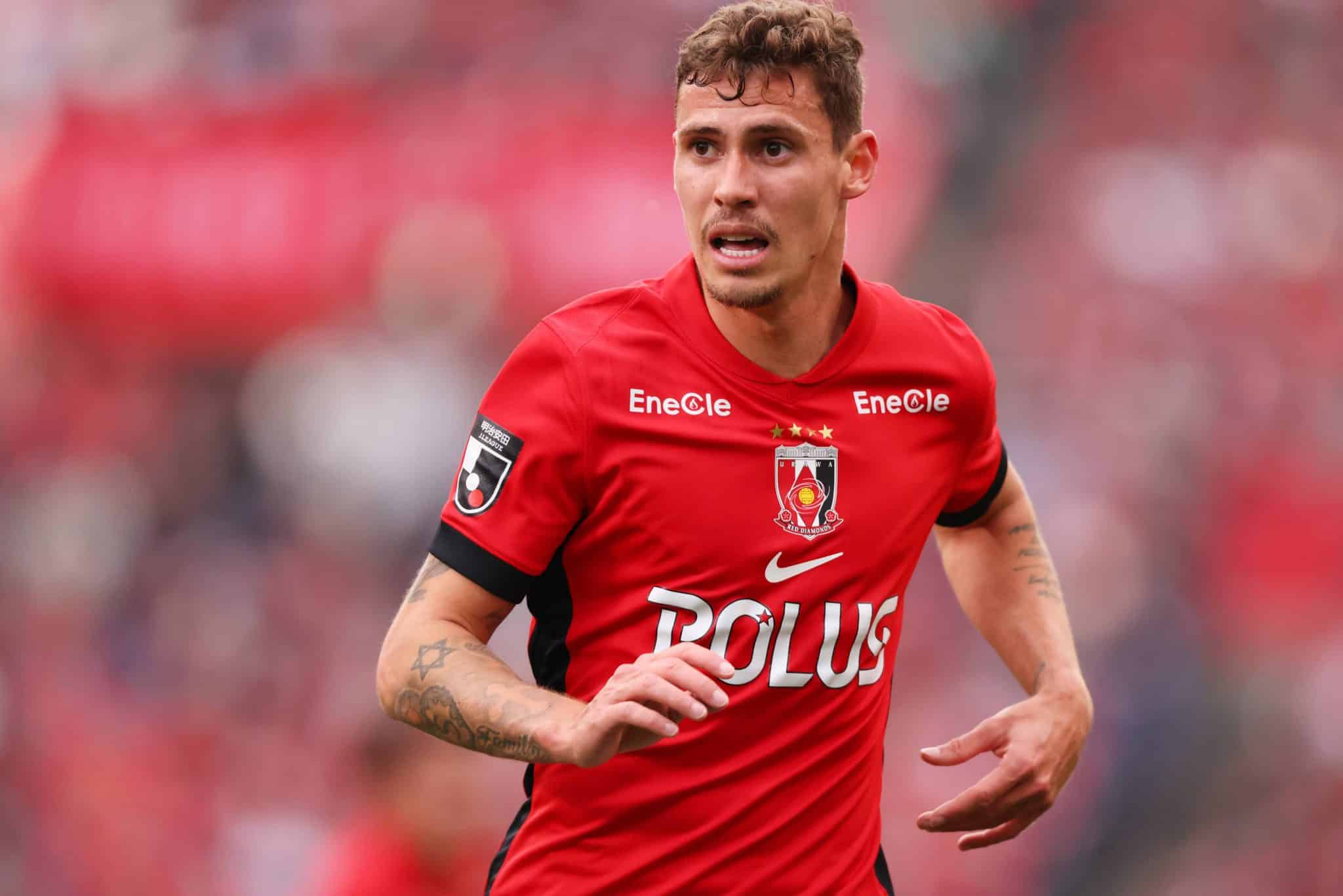 Matheus S&aacute;vio, ex-Flamengo, est&aacute; no Urawa Reds Foto: (Imago)