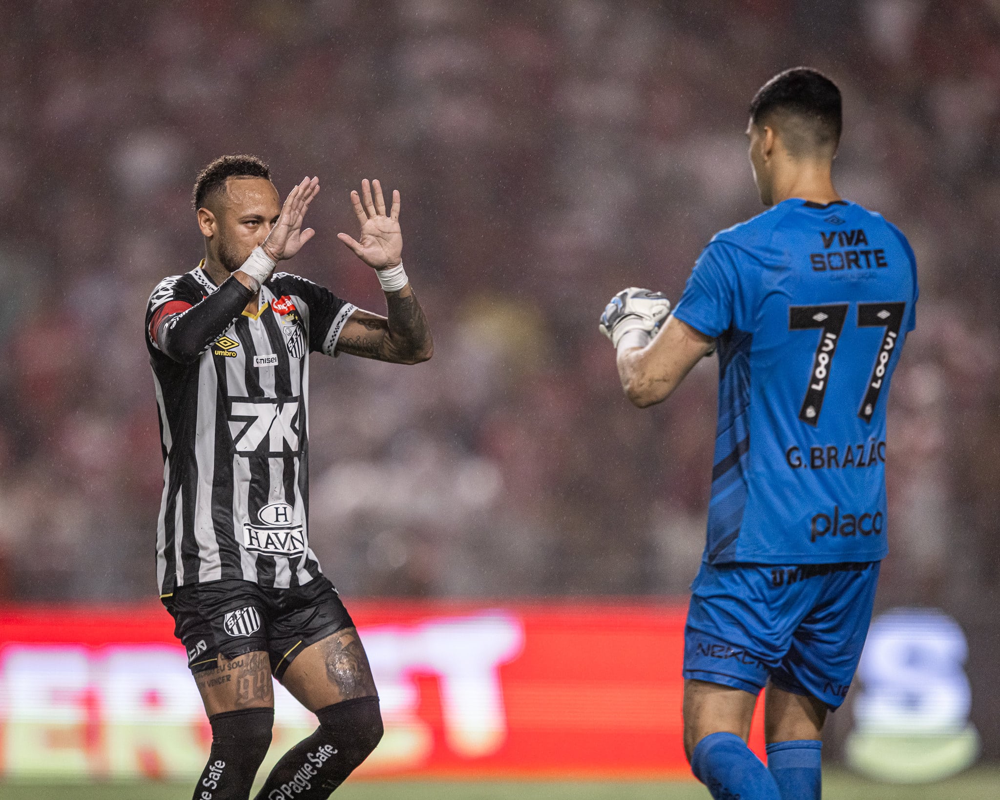 Neymar e Braz&atilde;o nos p&ecirc;naltis entre Santos e CRB