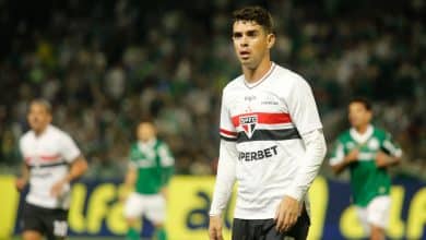 Crespo teve conversa com Oscar e vetou meia no S&atilde;o Paulo em decis&atilde;o com a LDU