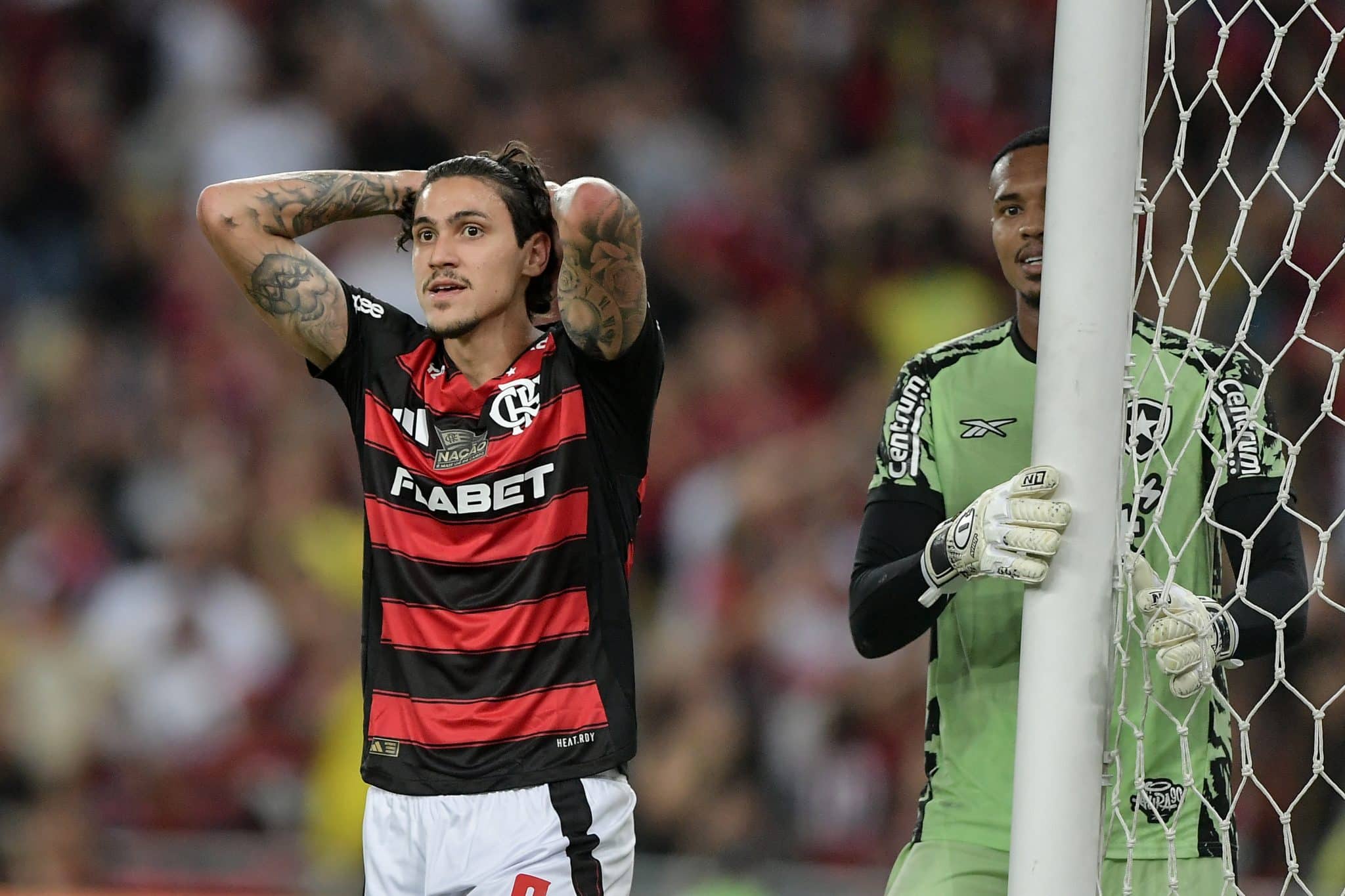 Flamengo irritante e Botafogo pobre de ideias: Empate ilustra cl&aacute;ssico morno no Maracan&atilde;