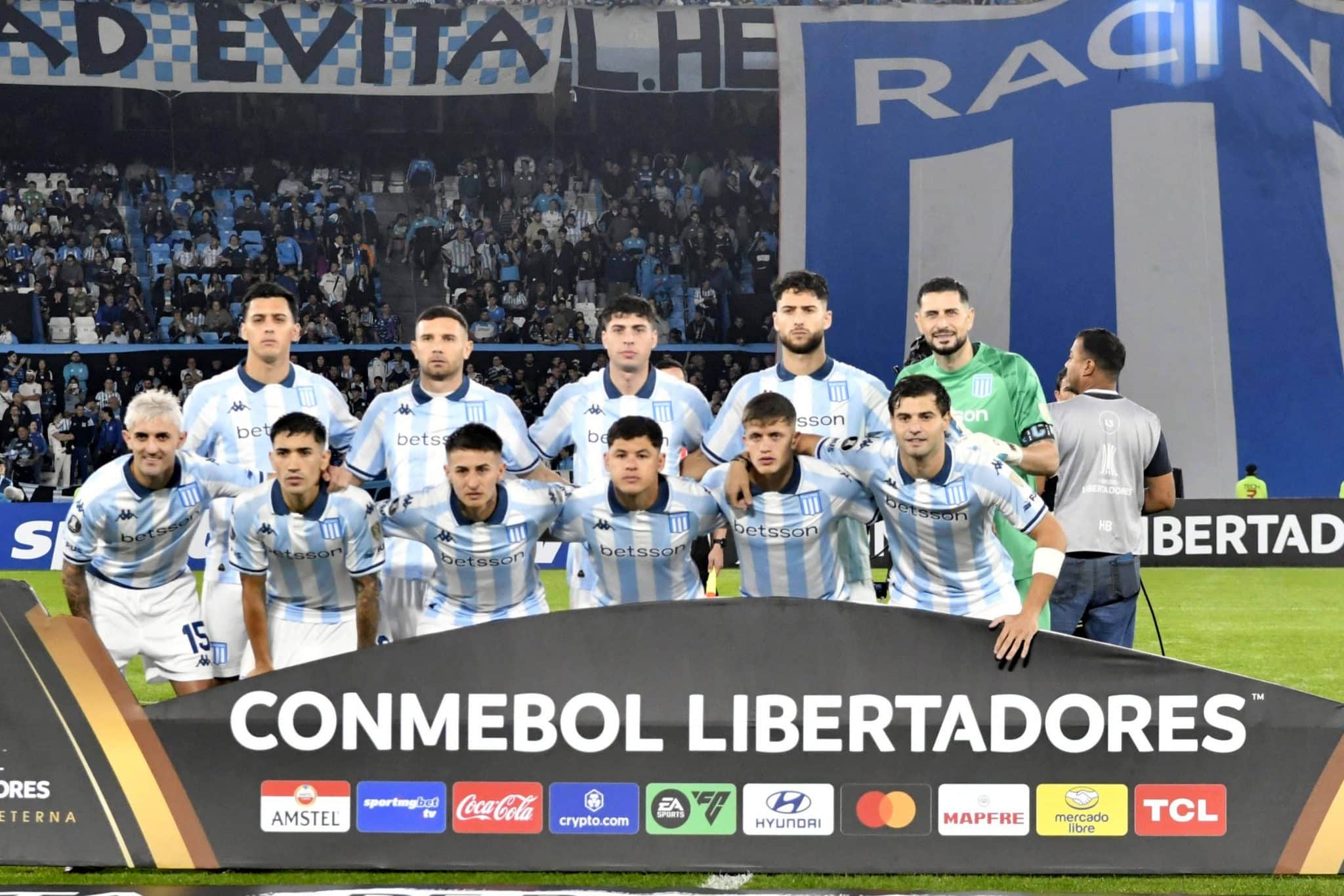 Racing faz campanha promissora na Copa Libertadores 2025 Foto: (Imago)